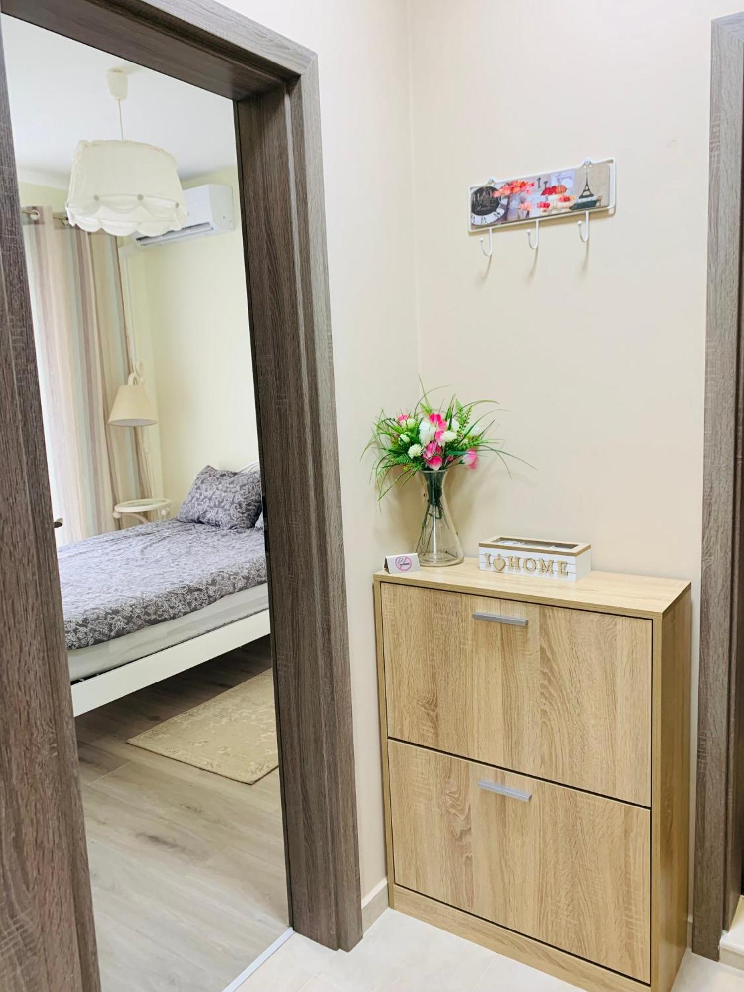 Kiwi Gardens Apartment Бяла Екстериор снимка