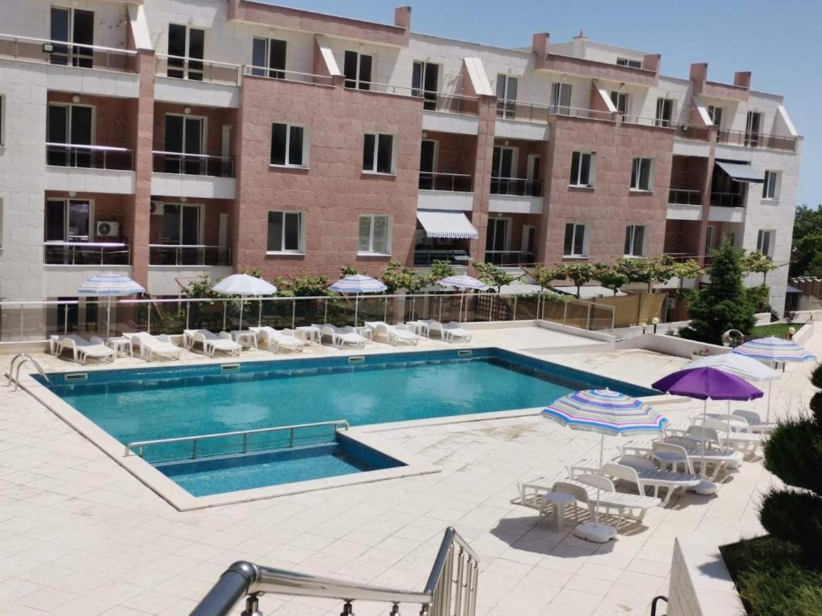 Kiwi Gardens Apartment Бяла Екстериор снимка