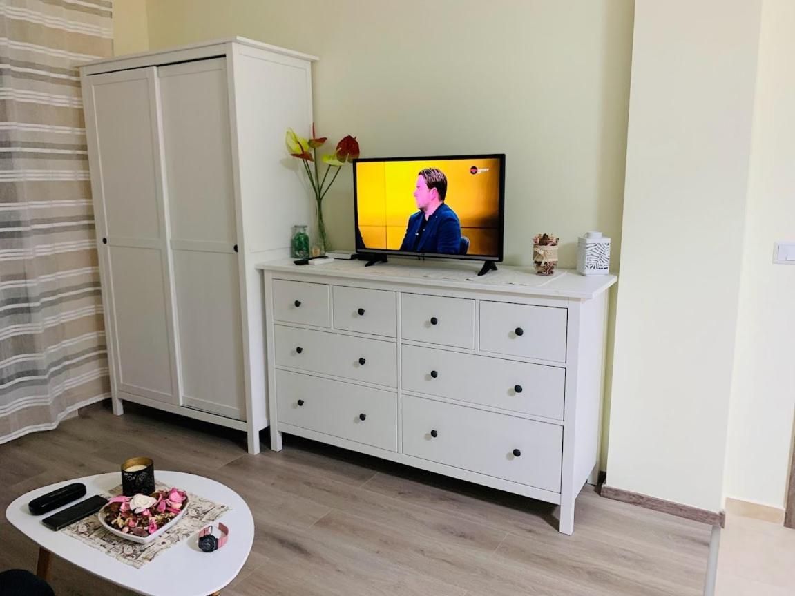 Kiwi Gardens Apartment Бяла Екстериор снимка