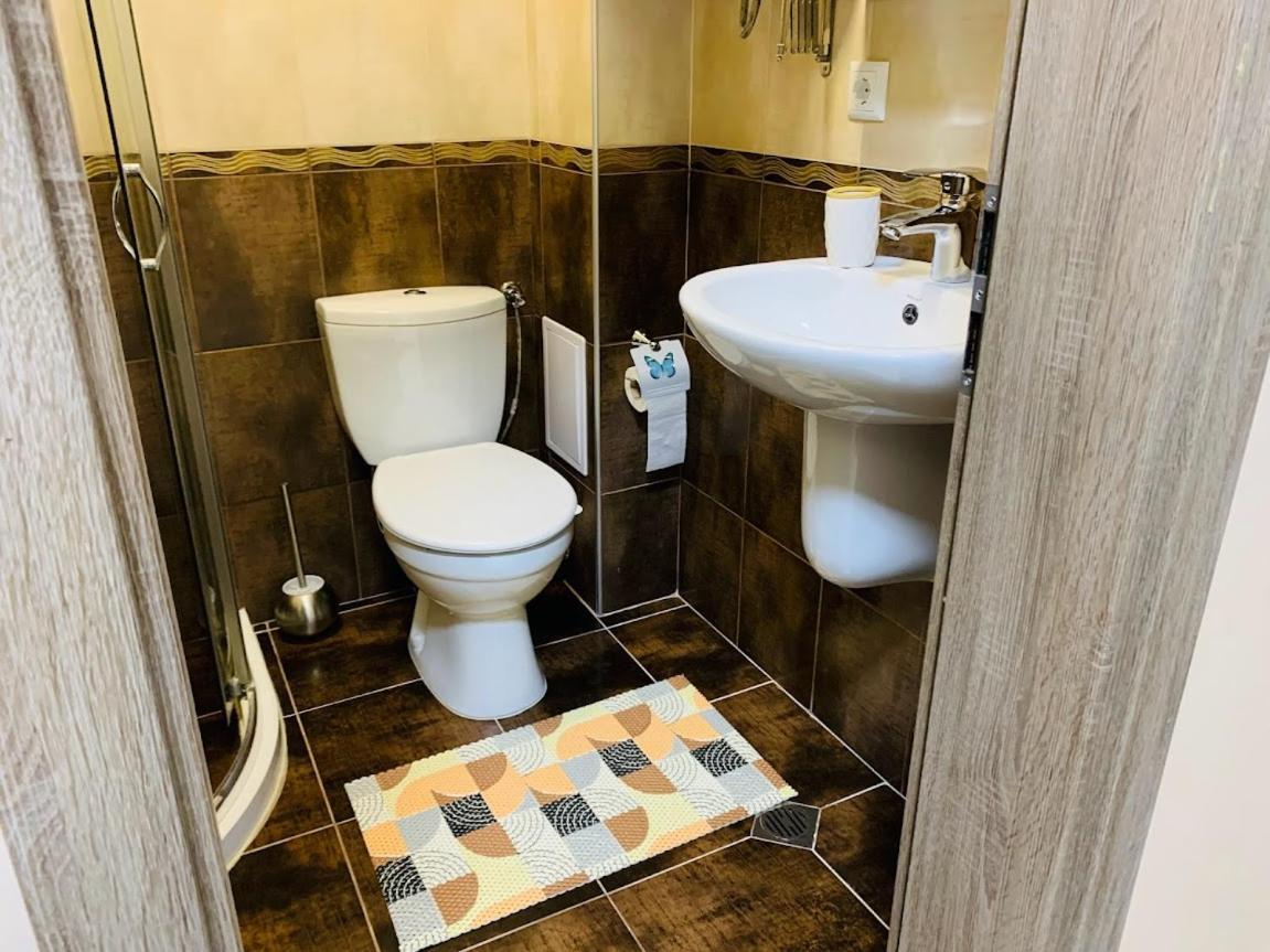 Kiwi Gardens Apartment Бяла Екстериор снимка